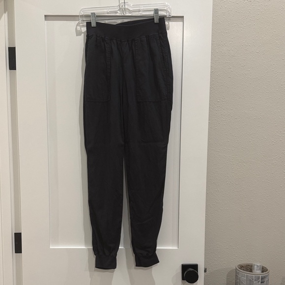 Faherty Pants - Faherty Charcoal Jogger Pants